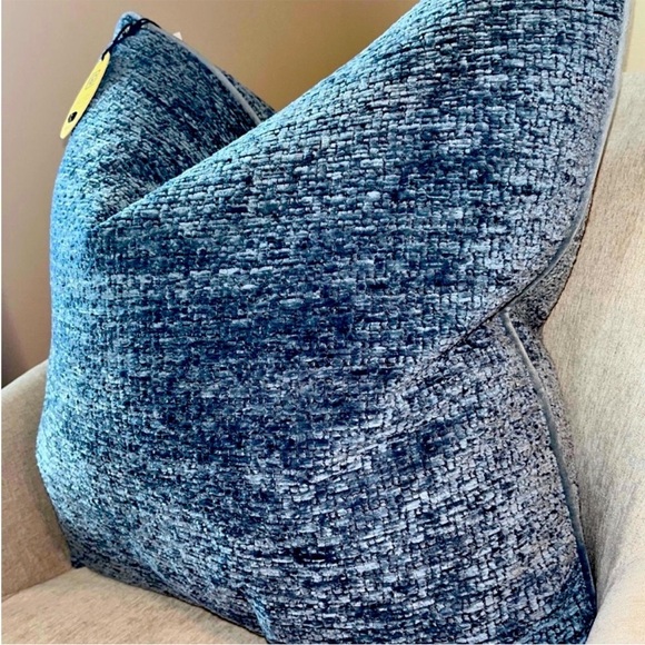 1-NWT CALLISTO HOME DECORATIVE THROW PILLOW please read description for details - Picture 7 of 15